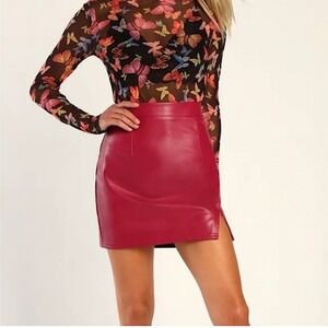 Lulus Corte Vegan Leather‎ Night Out Sexy Mini Skirt with Slit, Red, Size S, NWT